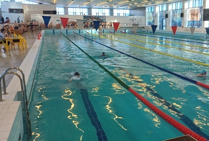 Работники КБК сдали нормы ГТО по плаванию