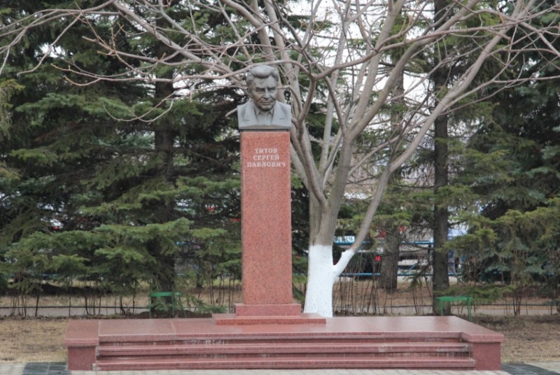 Памятник Сергею Павловичу Титову включили в видеоэкскурсию по достопримечательностям Набережных Челнов