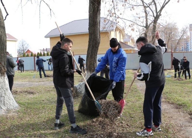 Трудовой десант КБК на двух субботниках